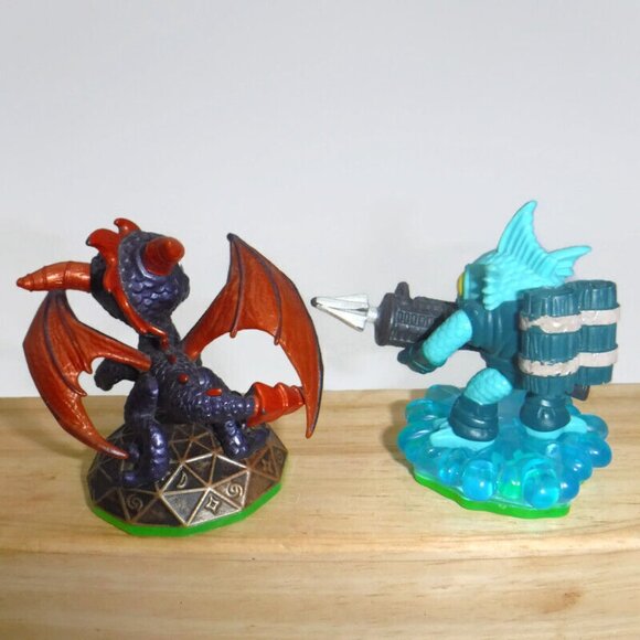 Skylanders Spyro's Adventure Double Trouble Flameslinger Gill Grunt Figures Card - Picture 3 of 9